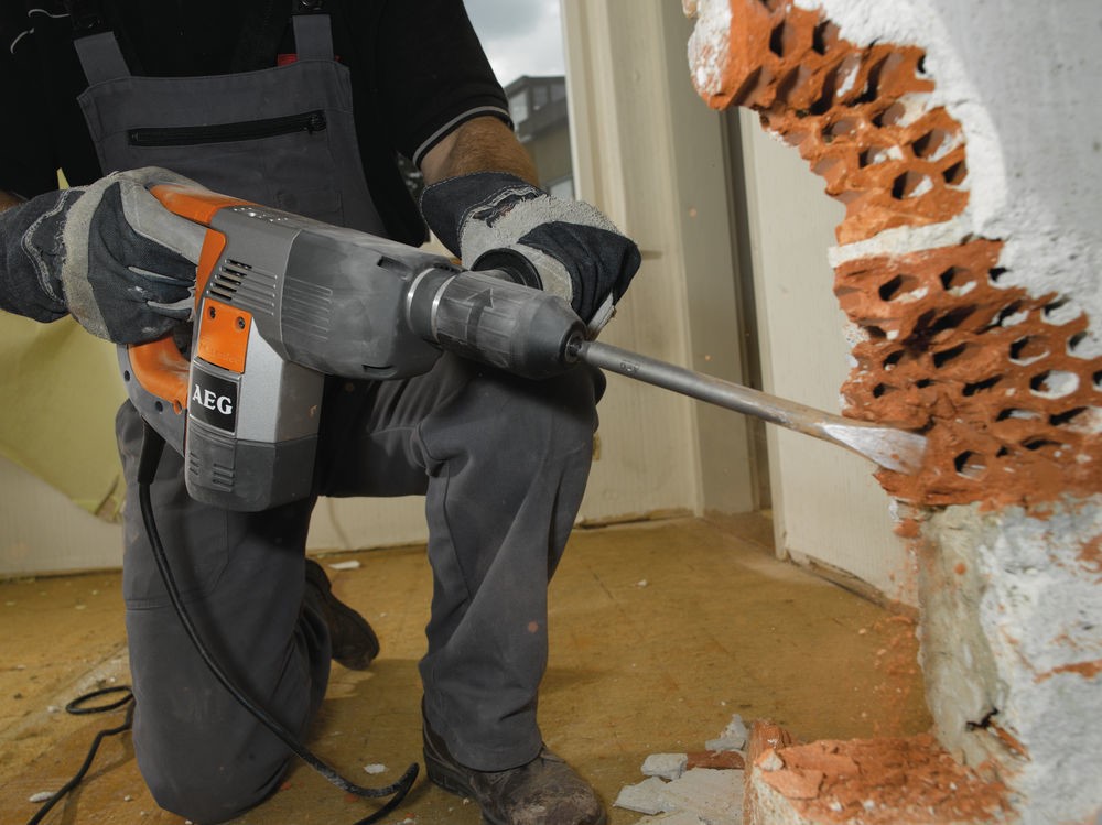 Демонтаж стены